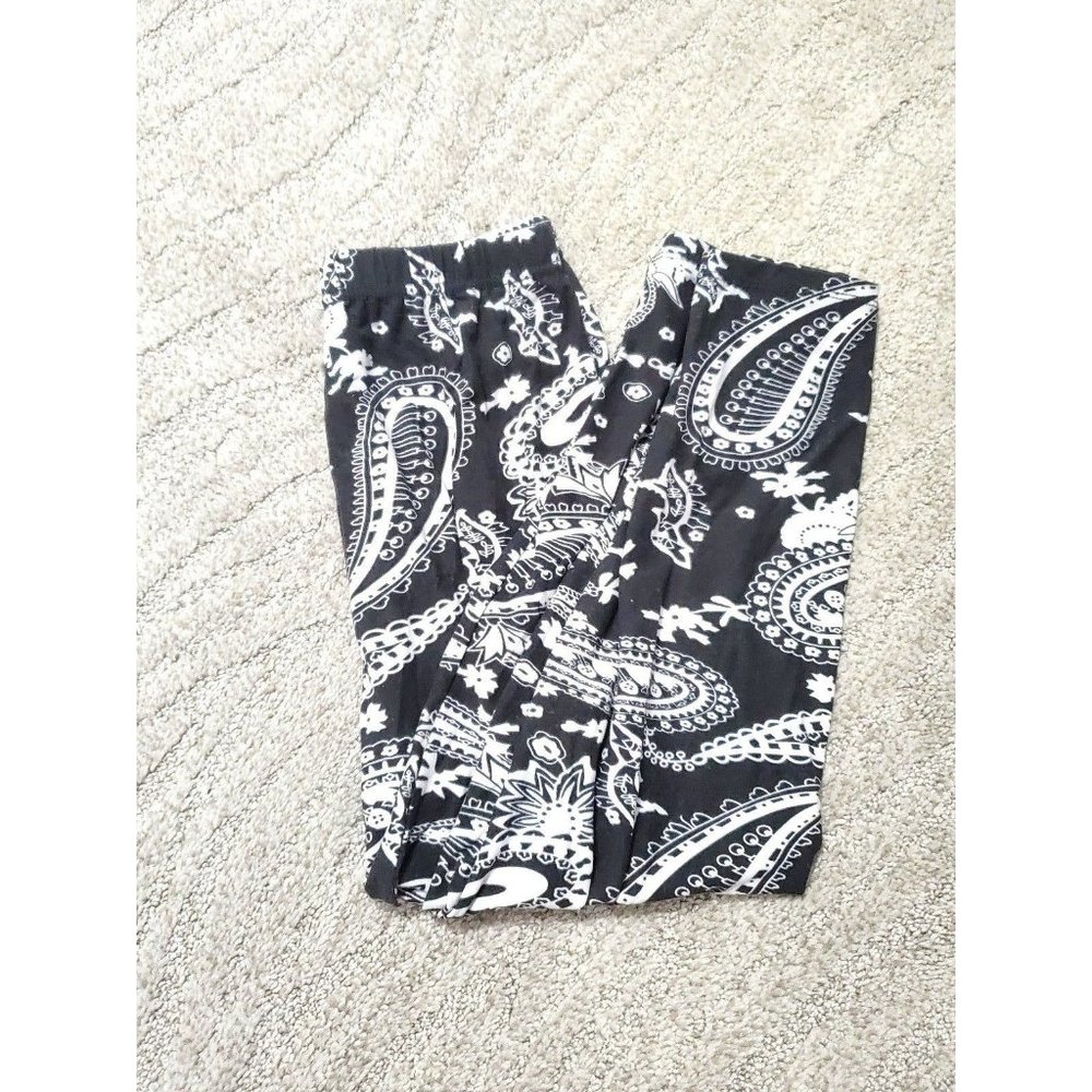 One Size Black and White Leggings